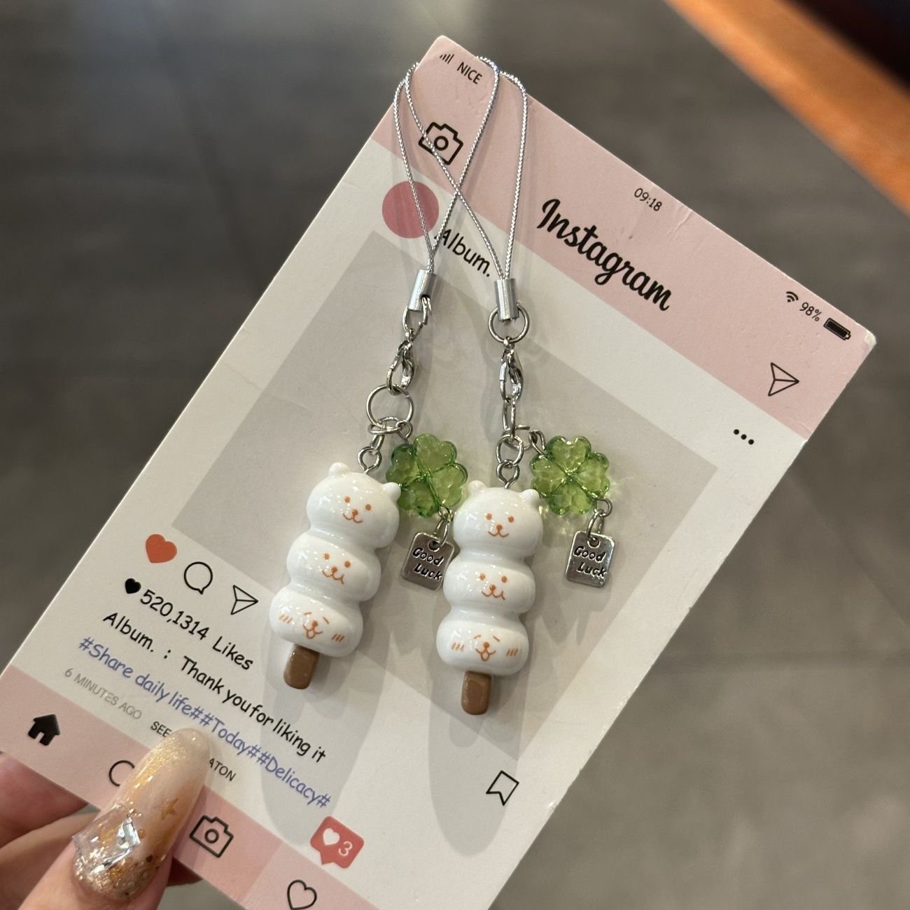 Zabawne zawieszki do telefonu  – Resin Art Alphabet recenzja i cena